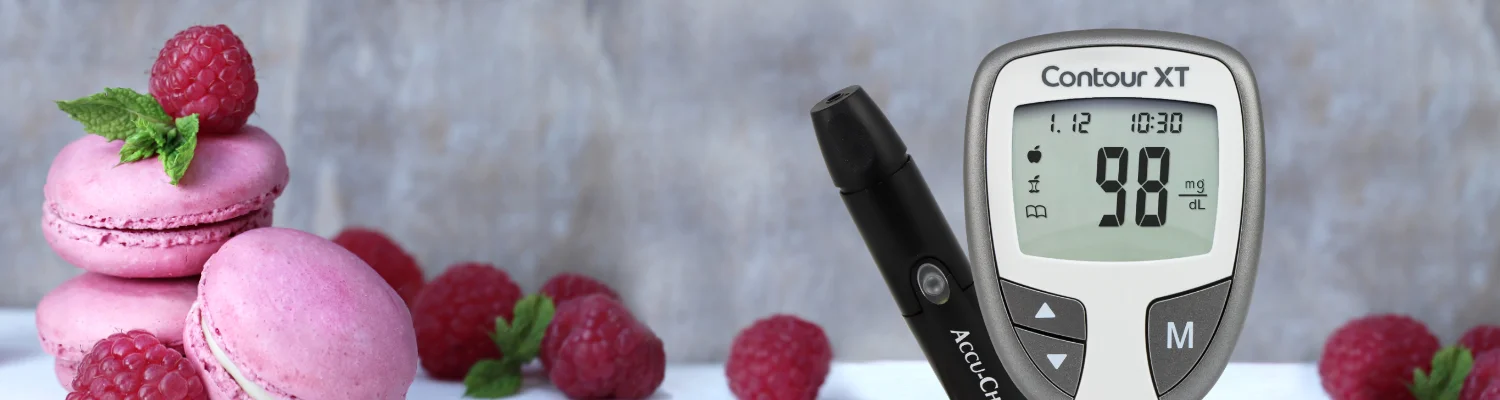 Banner Kekse und Beeren mit Blutzuckermessgerät 